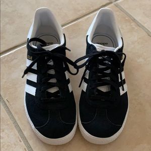 New List🌟 ADIDAS BLACK WITH WHITE GAZELLE SHOES